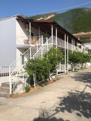 Tirona Rent Rooms